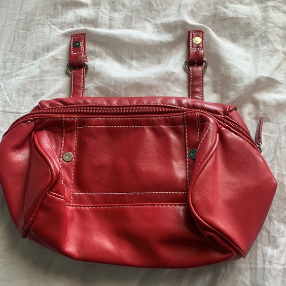 red faux leather bag - Picture 6 of 9